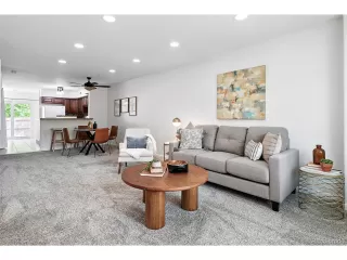 Photo #5: 9010869 Listing 