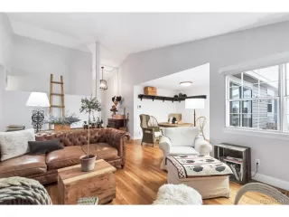 Photo #6: 9012532 Listing