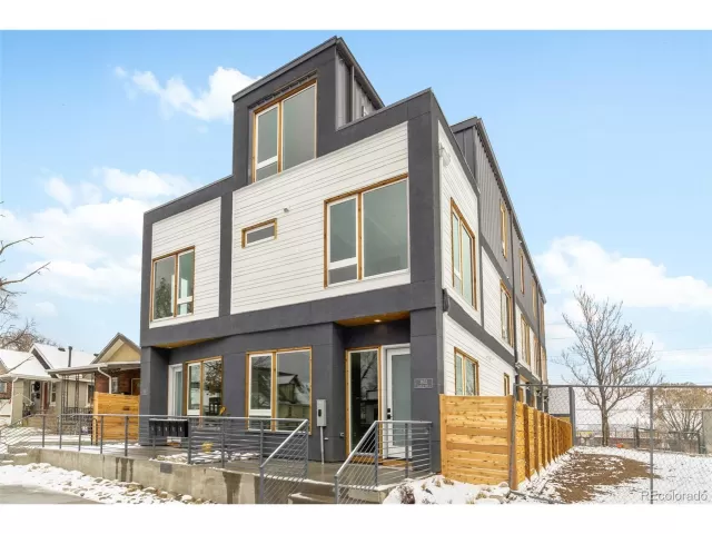 MLS: 9015072 Condo For Sale