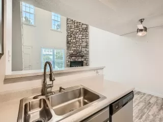 Photo #6: 9019495 Listing