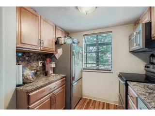 Photo #4: 9020022 Listing 