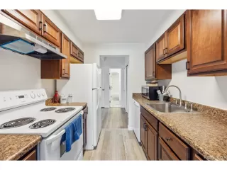 Photo #6: 9029819 Listing