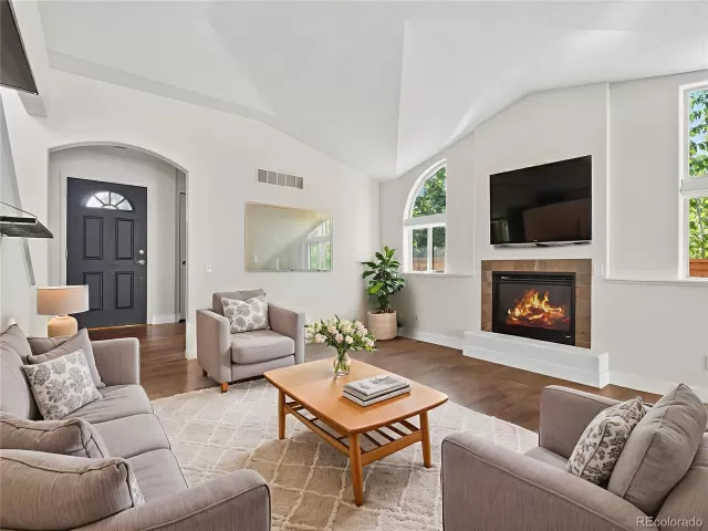 MLS: 9029911 Condo For Sale