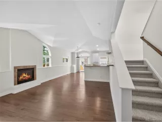 Photo #2: 9029911 Listing 