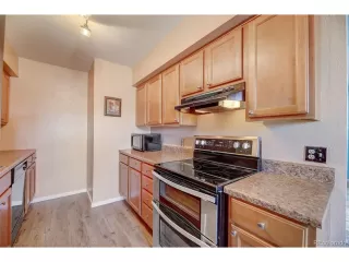 Photo #5: 9034047 Listing
