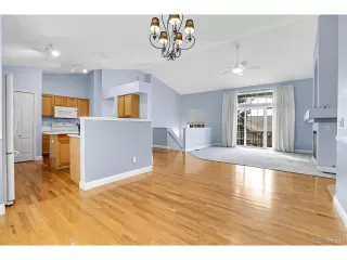 Photo #4: 9037292 Listing