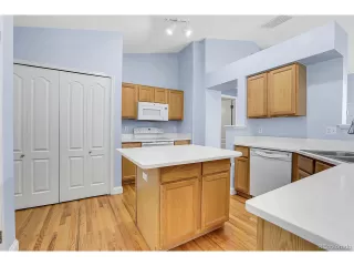 Photo #5: 9037292 Listing