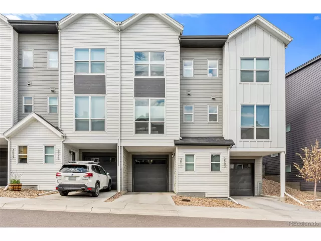 MLS: 9039991 Condo For Sale