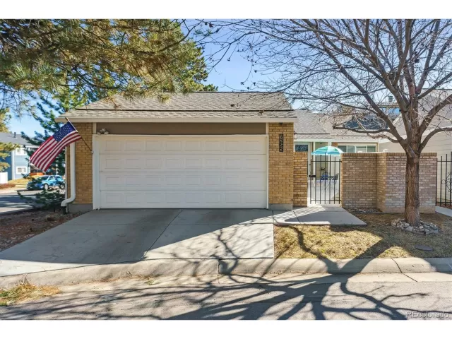 MLS: 9040251 Condo For Sale