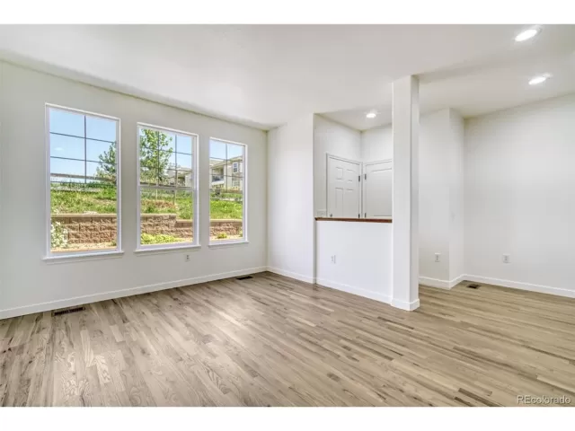 MLS: 9041425 Condo For Sale