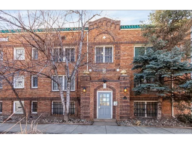 MLS: 9042025 Condo For Sale