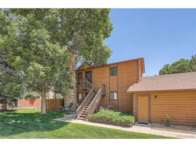 MLS: 9042127 Condo For Sale