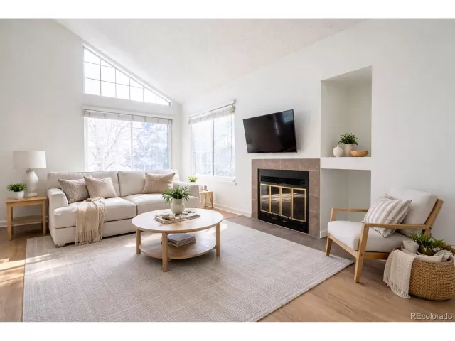 MLS: 9042521 Condo For Sale