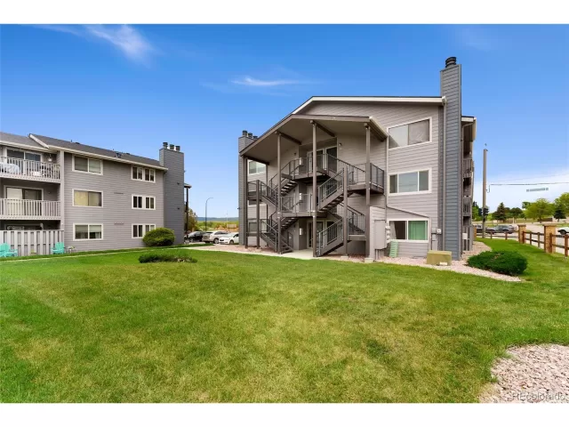 MLS: 9043582 Condo For Sale