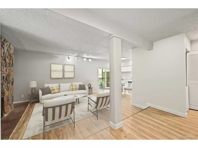 MLS: 9045402 Condo For Sale