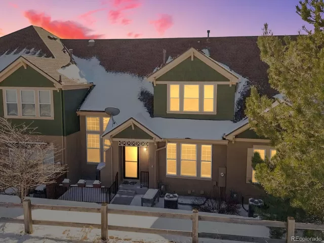 MLS: 9045429 Condo For Sale