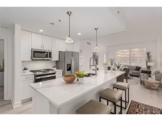 Photo #5: 9045813 Listing 