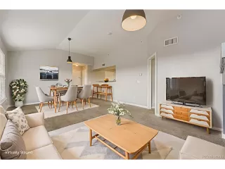 Photo #5: 9045895 Listing
