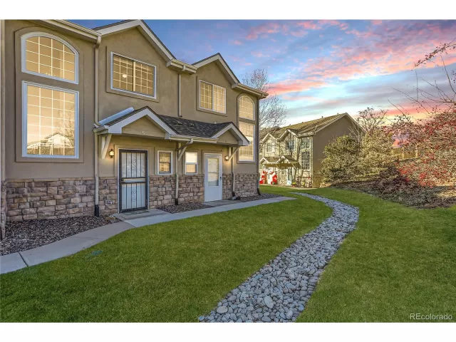 MLS: 9050427 Condo For Sale