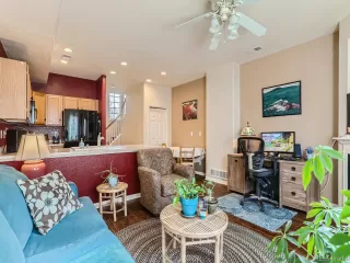 Photo #5: 9050427 Listing