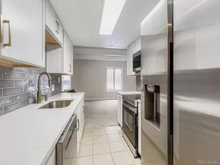 Photo #5: 9066033 Listing