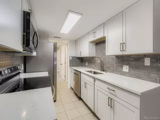 Photo #6: 9066033 Listing