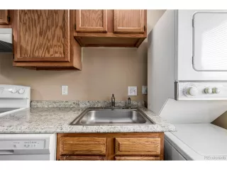 Photo #4: 9066106 Listing