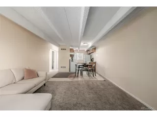 Photo #5: 9066106 Listing