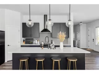 Browse active condo listings in ULYSSES