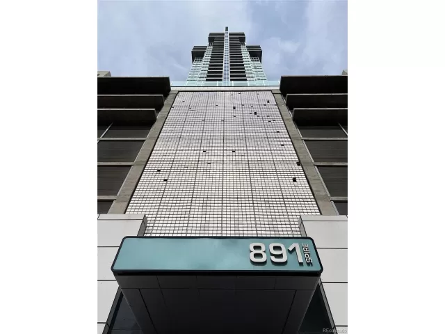 MLS: 9070738 Condo For Sale