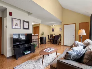 Photo #2: 9075990 Listing 