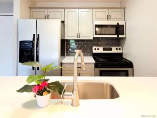 Photo #4: 9076193 Listing