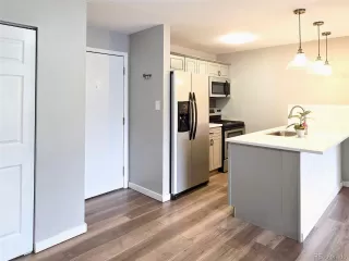 Photo #5: 9076193 Listing