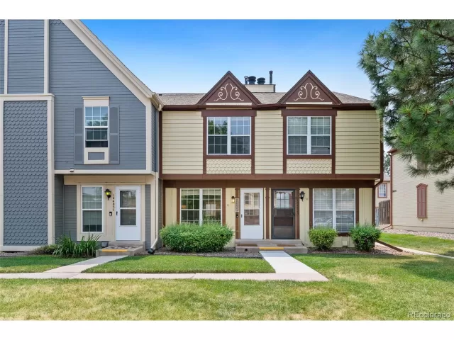 MLS: 9076212 Condo For Sale