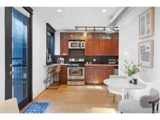 Photo #3: 9080457 Listing