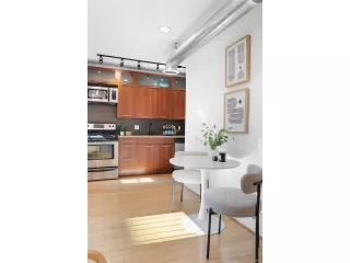 Photo #5: 9080457 Listing