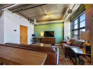 Photo #5: 9080627 Listing