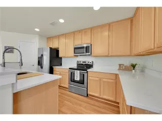 Photo #5: 9082607 Listing