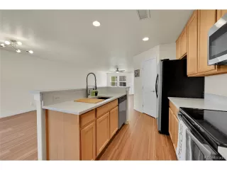 Photo #6: 9082607 Listing