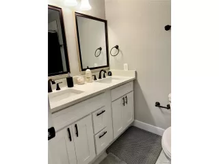 Photo #5: 9082720 Listing