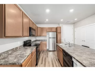 Photo #6: 9091001 Listing