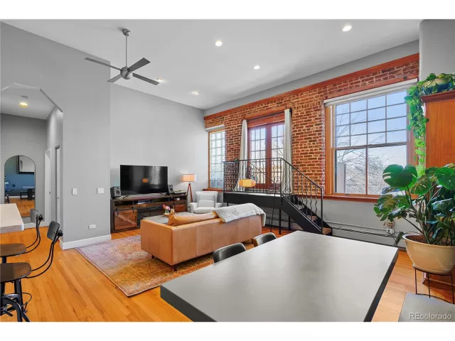 MLS: 9098775 Condo For Sale