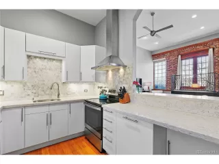 Photo #5: 9098775 Listing