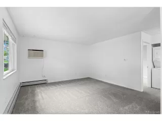 Photo #5: 9101009 Listing