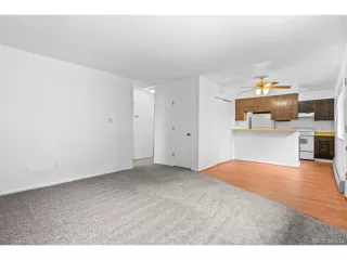 Photo #6: 9101009 Listing