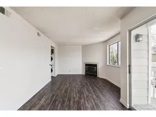 Photo #5: 9102012 Listing 