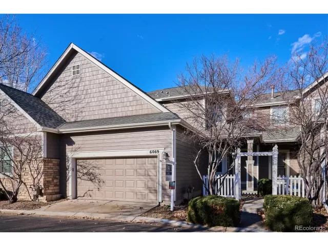 MLS: 9103367 Condo For Sale