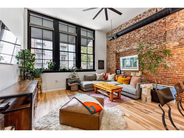 MLS: 9103492 Condo For Sale