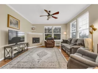 Photo #4: 9103933 Listing