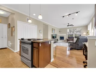 Photo #5: 9103933 Listing